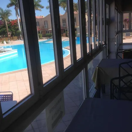 Oasis Club (adults Only) Apartamento